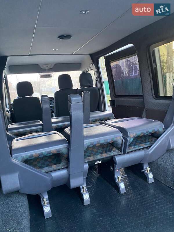 Микроавтобус Mercedes-Benz Sprinter 2004 в Шептицькому