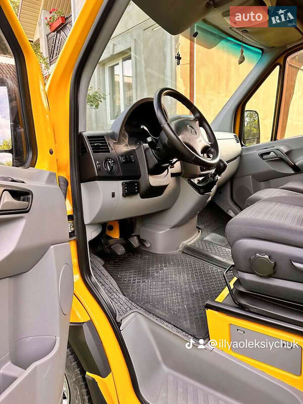 Мікроавтобус Mercedes-Benz Sprinter 2011 в Вижниці