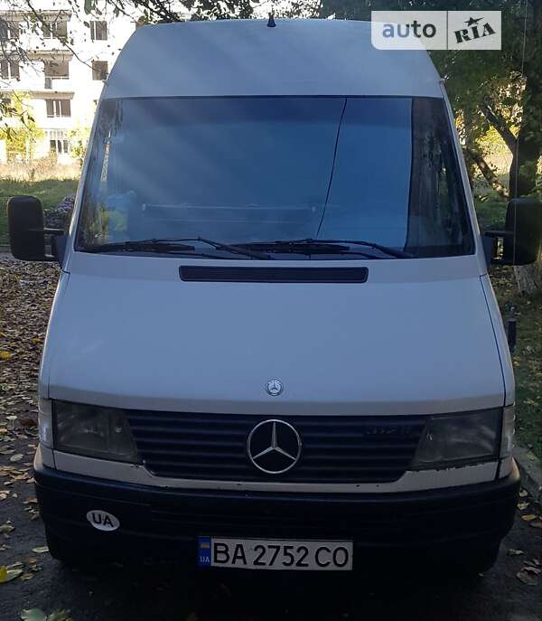 Грузовой фургон Mercedes-Benz Sprinter 1999 в Добровеличковке