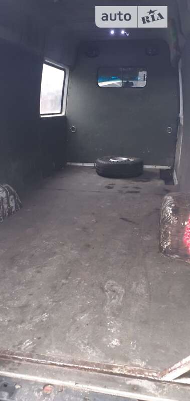 Грузовой фургон Mercedes-Benz Sprinter 2000 в Александрие