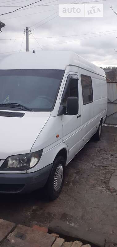 Грузовой фургон Mercedes-Benz Sprinter 2000 в Александрие