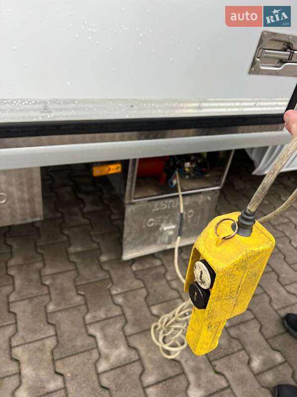 Грузовой фургон Mercedes-Benz Sprinter 2004 в Хусте