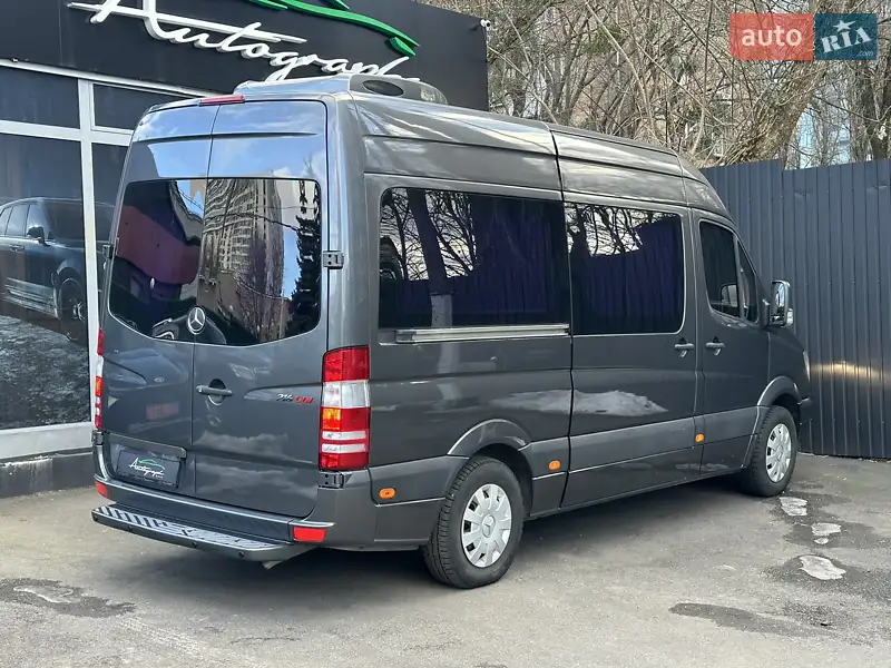 Вантажопасажирський фургон Mercedes-Benz Sprinter 2010 в 