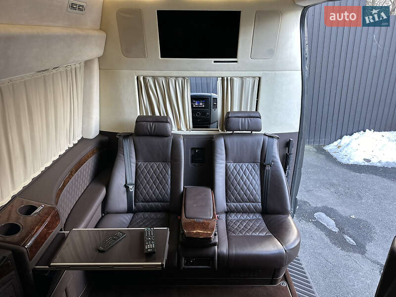 Вантажопасажирський фургон Mercedes-Benz Sprinter 2010 в Києві