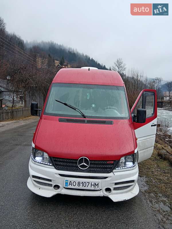 Микроавтобус Mercedes-Benz Sprinter 2005 в Рахове