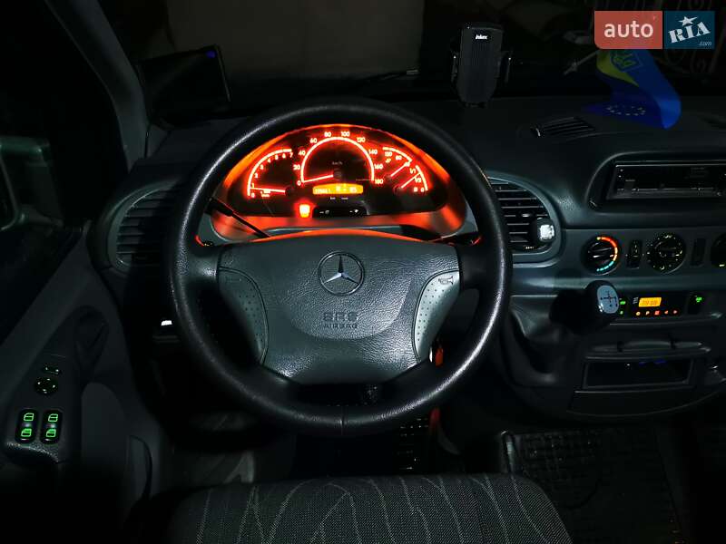 Мікроавтобус Mercedes-Benz Sprinter 2000 в Бучі