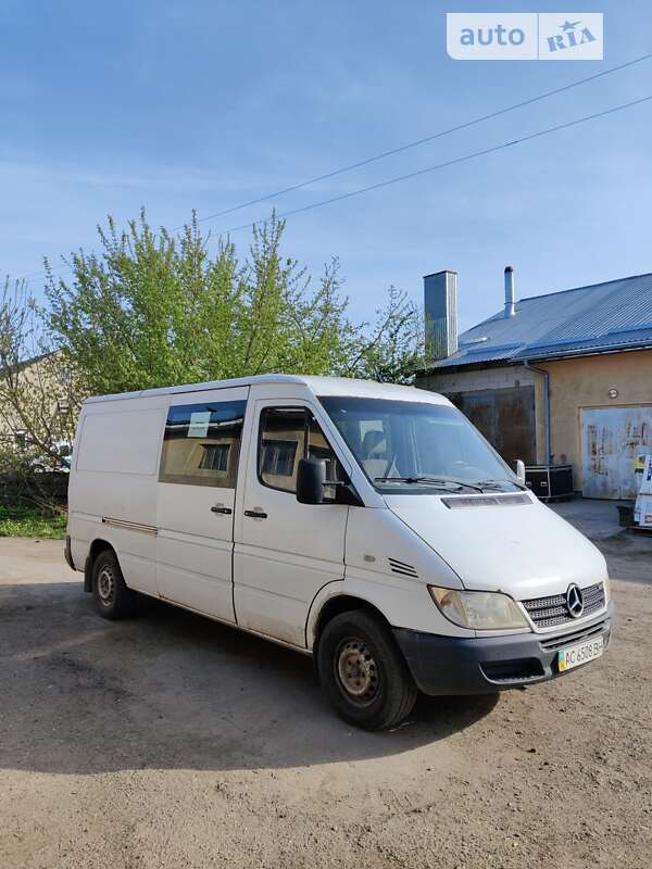 Вантажний фургон Mercedes-Benz Sprinter 2000 в Луцьку