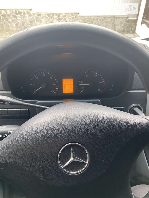 Грузовой фургон Mercedes-Benz Sprinter 2014 в Черновцах