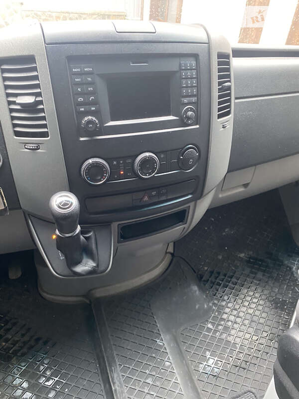 Грузовой фургон Mercedes-Benz Sprinter 2014 в Черновцах