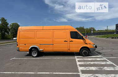 Вантажний фургон Mercedes-Benz Sprinter 2000 в Рівному