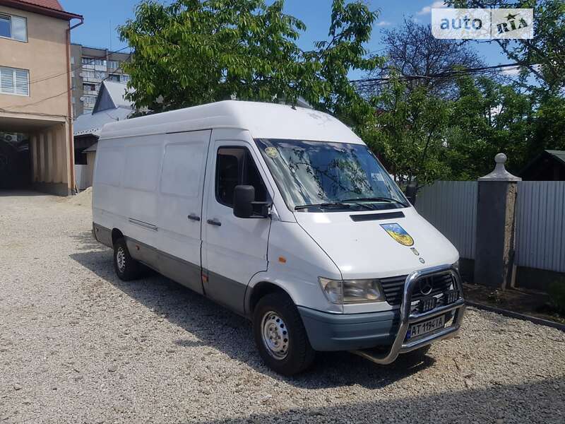 Вантажний фургон Mercedes-Benz Sprinter 1997 в Івано-Франківську