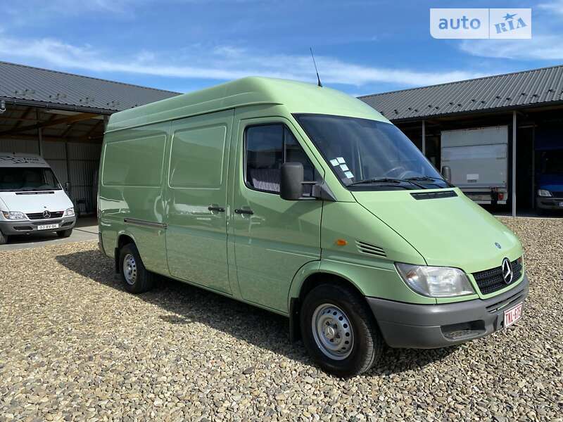 Грузовой фургон Mercedes-Benz Sprinter 2001 в Снятине