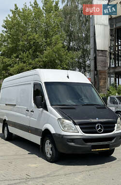 Грузовой фургон Mercedes-Benz Sprinter 2011 в Черновцах