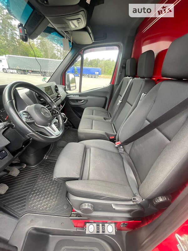 Вантажний фургон Mercedes-Benz Sprinter 2019 в Снятині фото 48 Вантажний фургон Mercedes-Benz Sprinter 2019 в Снятині