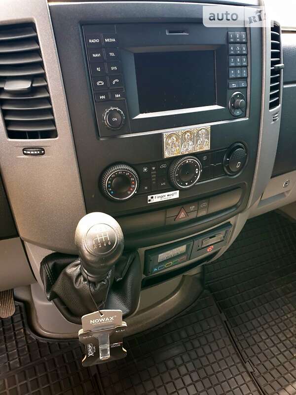 Грузовой фургон Mercedes-Benz Sprinter 2016 в Новомиргороде