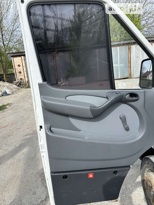Грузовой фургон Mercedes-Benz Sprinter 2003 в Хмельницком