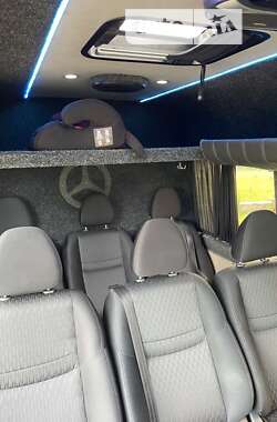 Вантажопасажирський фургон Mercedes-Benz Sprinter 2005 в Городку