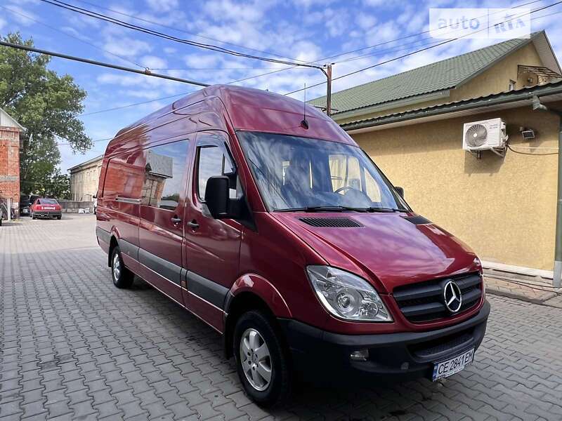 Вантажний фургон Mercedes-Benz Sprinter 2011 в Чернівцях