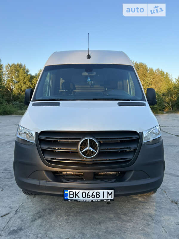 Вантажний фургон Mercedes-Benz Sprinter 2021 в Каневі