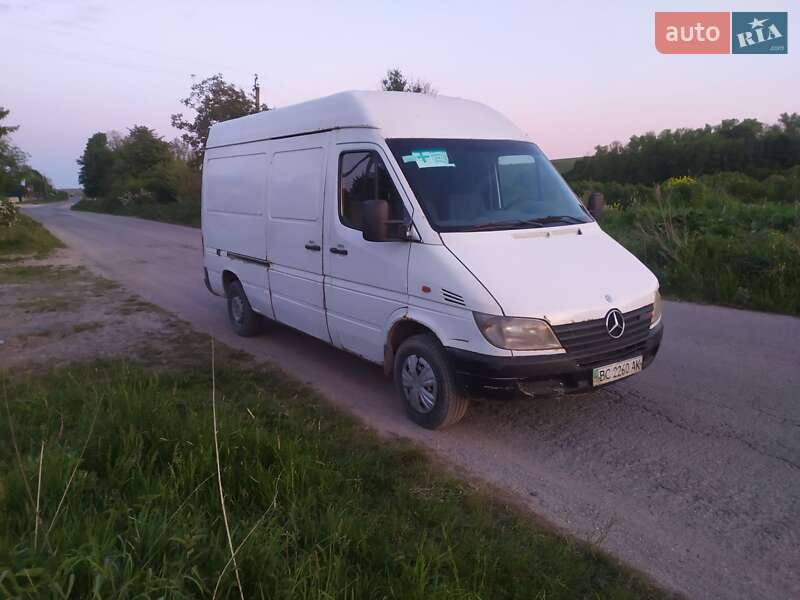 Грузовой фургон Mercedes-Benz Sprinter 2002 в 
