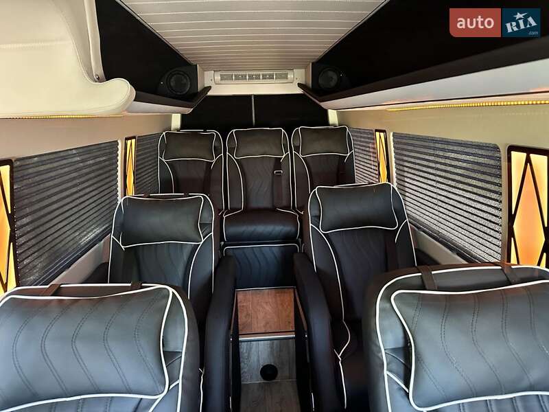 Микроавтобус Mercedes-Benz Sprinter 2020 в Корце