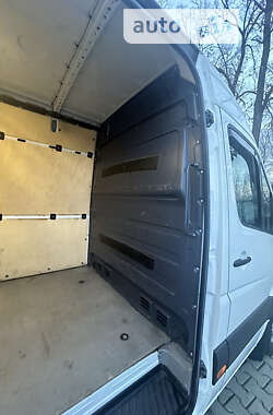 Грузовой фургон Mercedes-Benz Sprinter 2015 в 