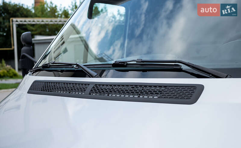 Грузовой фургон Mercedes-Benz Sprinter 2002 в Ровно