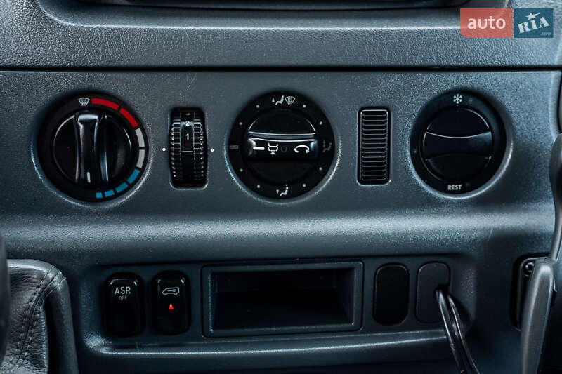 Грузовой фургон Mercedes-Benz Sprinter 2002 в Ровно