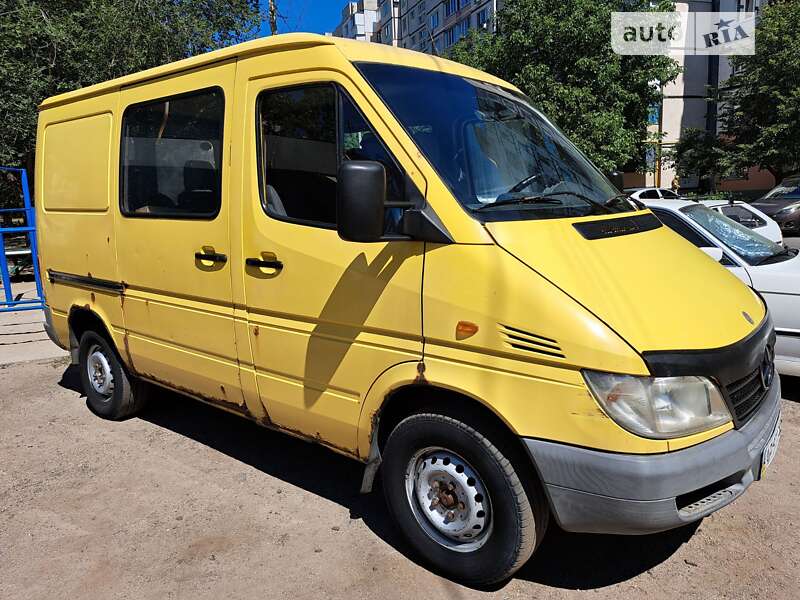 Микроавтобус Mercedes-Benz Sprinter 2000 в Запорожье фото Микроавтобус Mercedes-Benz Sprinter 2000 в Запорожье