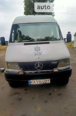 Вантажопасажирський фургон Mercedes-Benz Sprinter 1996 в Києві