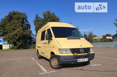 Грузопассажирский фургон Mercedes-Benz Sprinter 1999 в Ровно