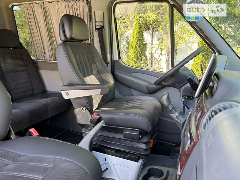 Вантажопасажирський фургон Mercedes-Benz Sprinter 2001 в Кіцмані