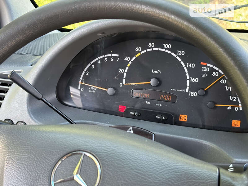 Вантажопасажирський фургон Mercedes-Benz Sprinter 2001 в Кіцмані