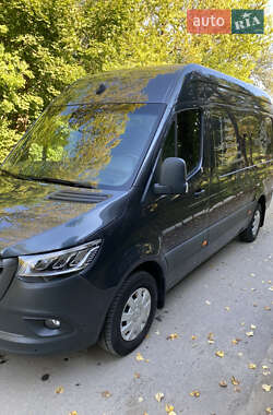 Грузовой фургон Mercedes-Benz Sprinter 2022 в 