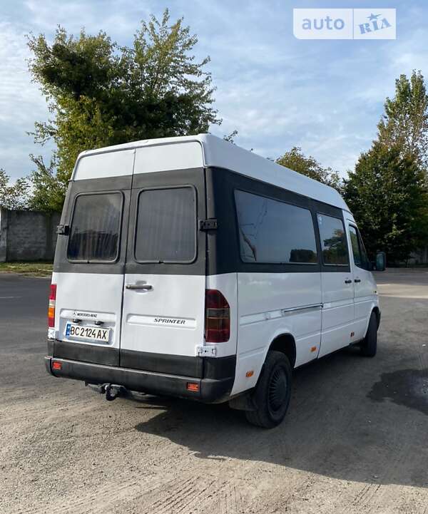 Вантажопасажирський фургон Mercedes-Benz Sprinter 1995 в Львові
