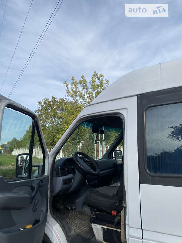 Вантажопасажирський фургон Mercedes-Benz Sprinter 1995 в Львові