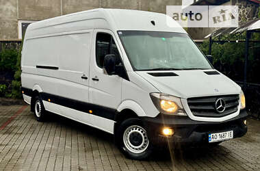 Вантажний фургон Mercedes-Benz Sprinter 2015 в Іршаві