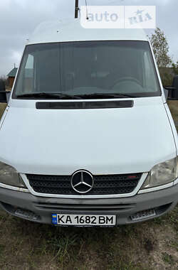 Вантажний фургон Mercedes-Benz Sprinter 2005 в Нових Петрівцях