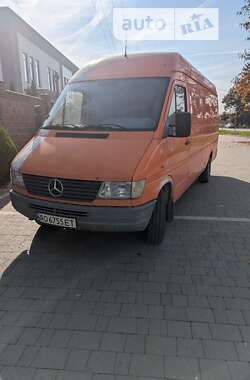 Вантажний фургон Mercedes-Benz Sprinter 1998 в Ужгороді