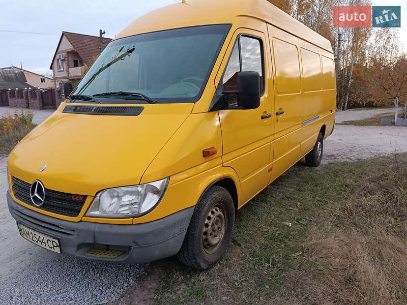 Вантажний фургон Mercedes-Benz Sprinter 2003 в Житомирі