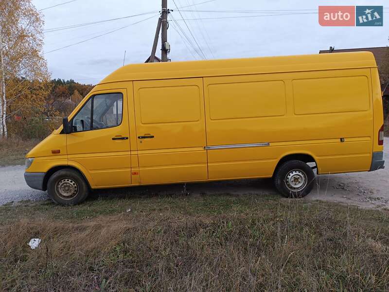 Вантажний фургон Mercedes-Benz Sprinter 2003 в Житомирі