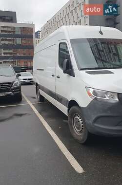 Грузовой фургон Mercedes-Benz Sprinter 2023 в 