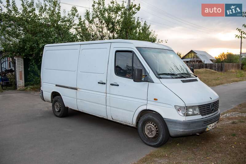 Грузовой фургон Mercedes-Benz Sprinter 1999 в Коропе