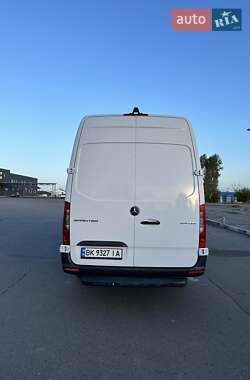 Грузовой фургон Mercedes-Benz Sprinter 2019 в 