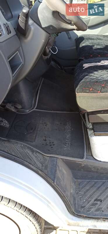Грузовой фургон Mercedes-Benz Sprinter 2002 в Белгороде-Днестровском