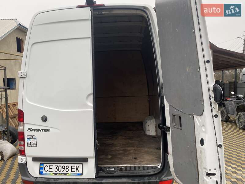 Грузовой фургон Mercedes-Benz Sprinter 2015 в Черновцах