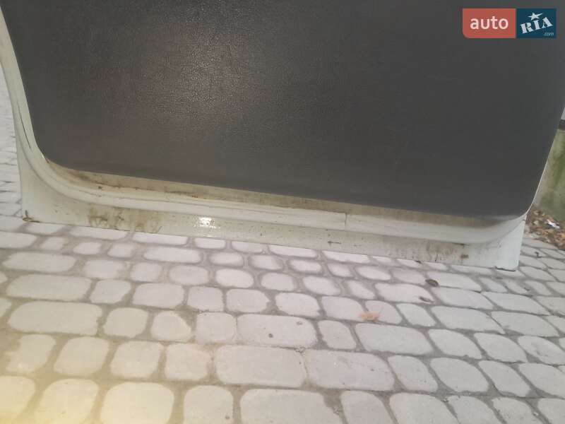 Вантажний фургон Mercedes-Benz Sprinter 2005 в Тернополі фото 19 Вантажний фургон Mercedes-Benz Sprinter 2005 в Тернополі