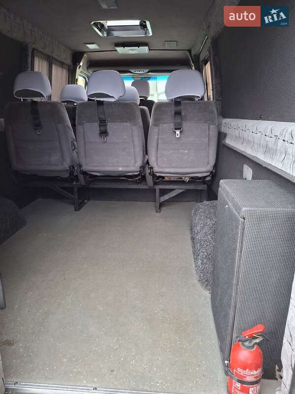 Грузопассажирский фургон Mercedes-Benz Sprinter 2002 в Нововолынске