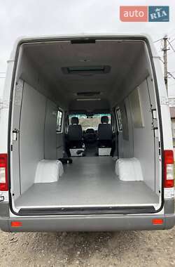 Грузовой фургон Mercedes-Benz Sprinter 2002 в Ровно