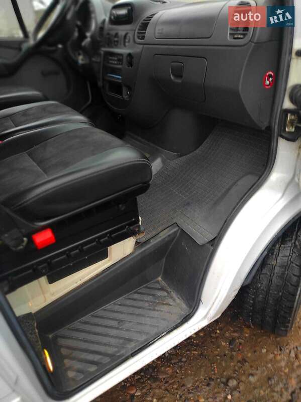 Мікроавтобус Mercedes-Benz Sprinter 2001 в Чернівцях